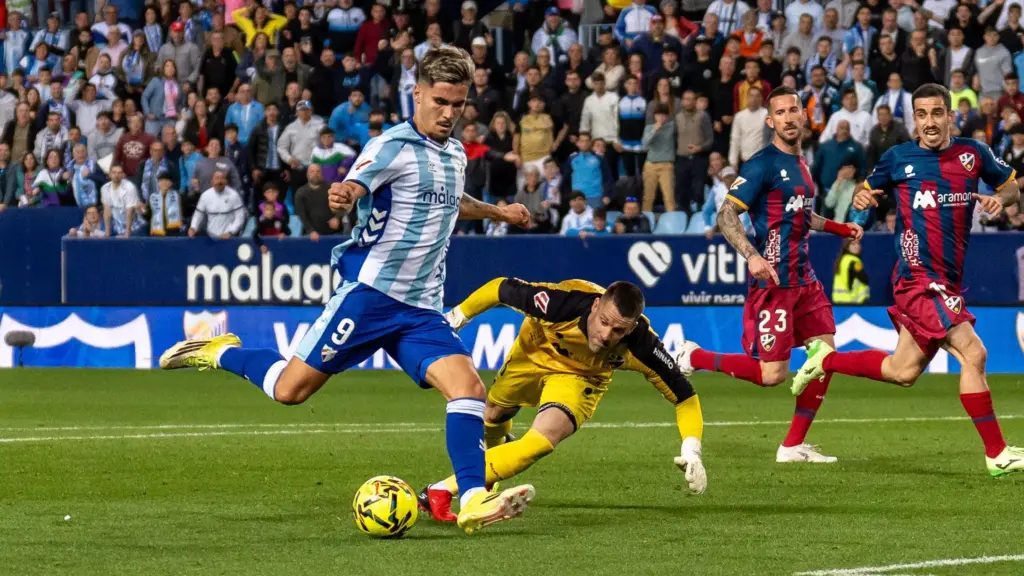 ¡Así te hemos contado la alocada victoria del Málaga CF frente a la SD Huesca! (5-3) 2 chupe doblete huesca