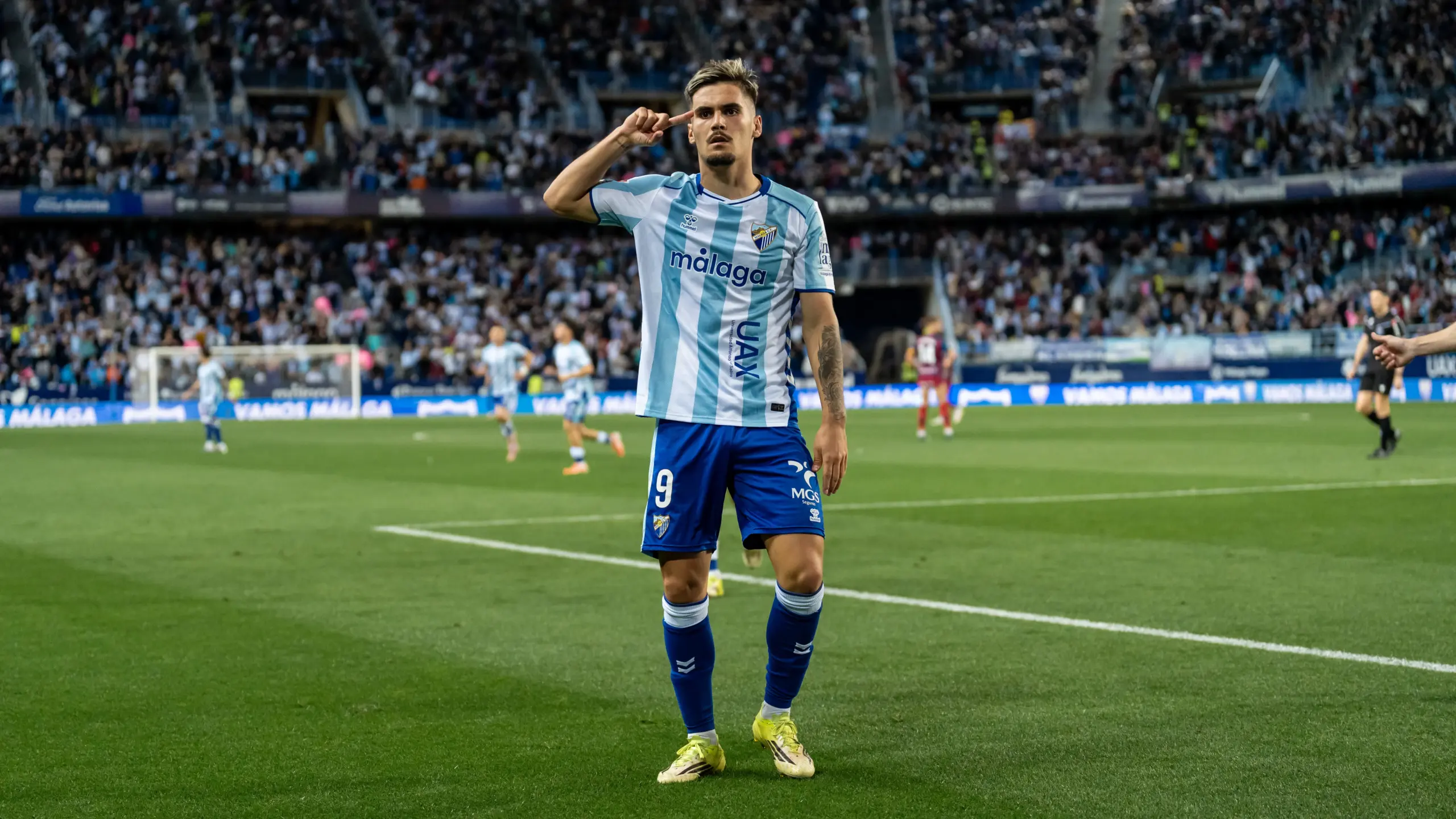 Chupete, tras los pasos de David Villa y Deulofeu