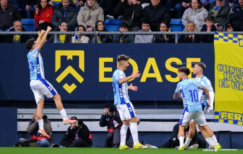El resumen de la exhibición del Málaga CF en Cádiz