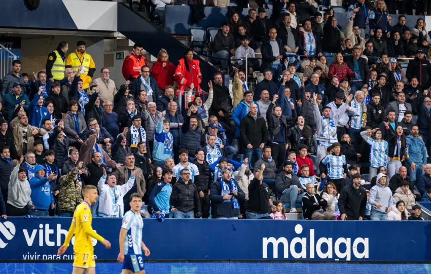 Sanción Málaga CF: 3.000 euros y apercibimiento de cierre por el lanzamiento de botellas