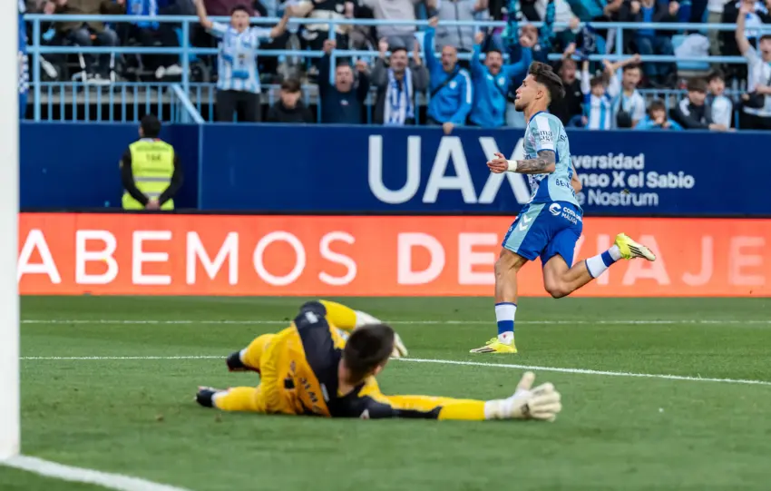 El Pizarrón: El Málaga vive y muere en las áreas