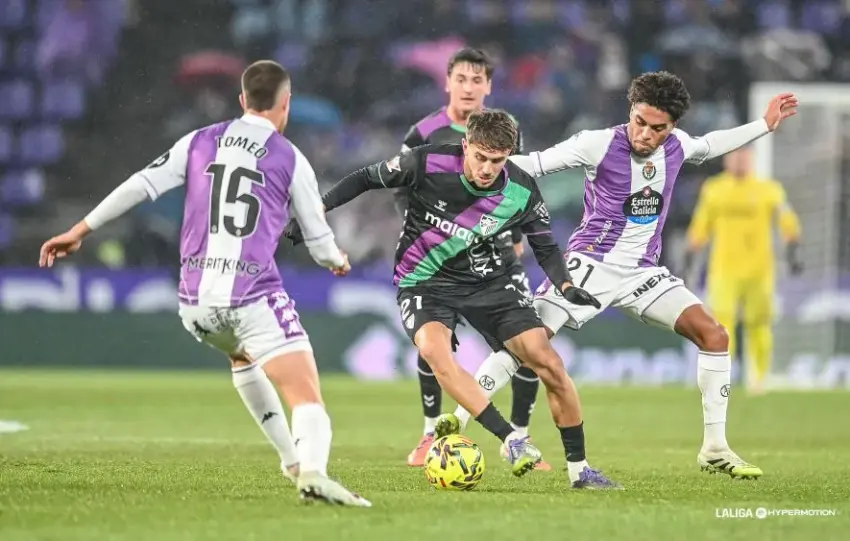 Pablo Tomeo: "Escribá nos ha dado la confianza suficiente, vamos a La Rosaleda a ganar"