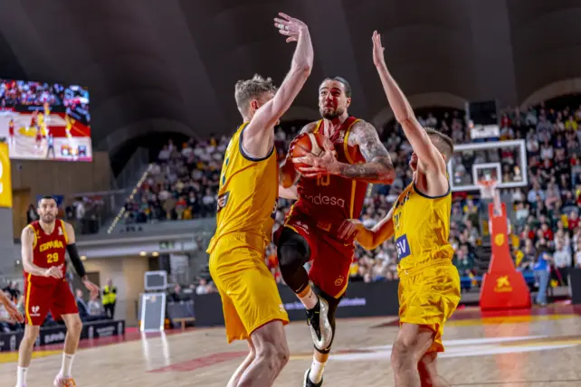 Francis Alonso y Paco Aurioles completan la Ventana FIBA con pleno de triunfos españoles