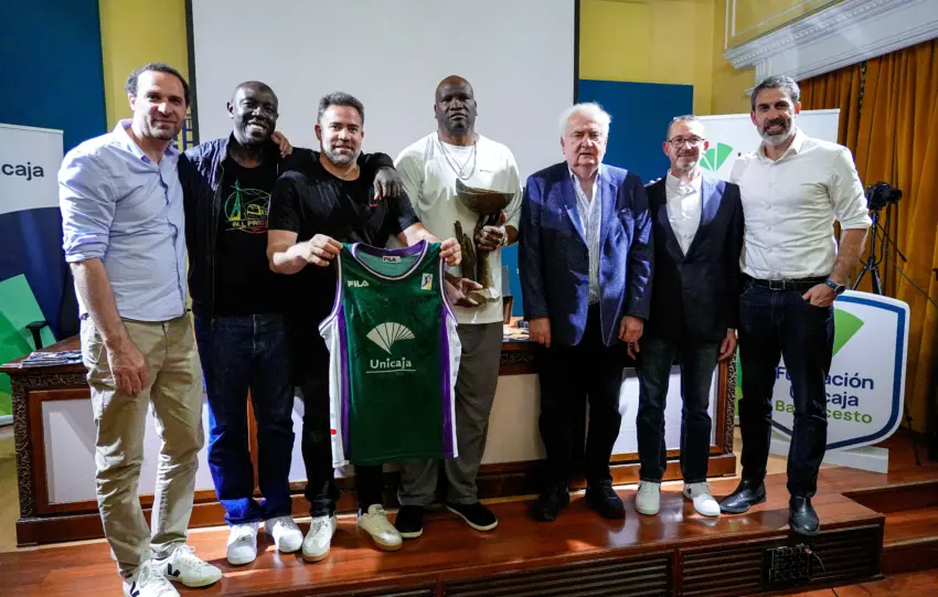 1 - MESA REDONDA CAMPEONES COPA KORAC