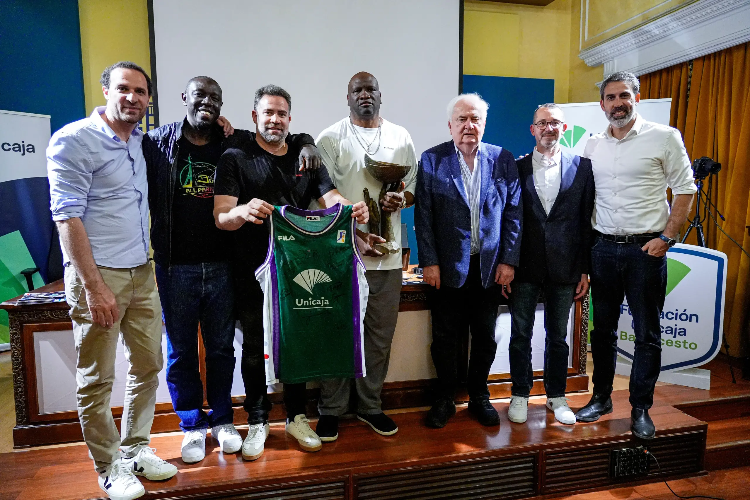 1 - MESA REDONDA CAMPEONES COPA KORAC