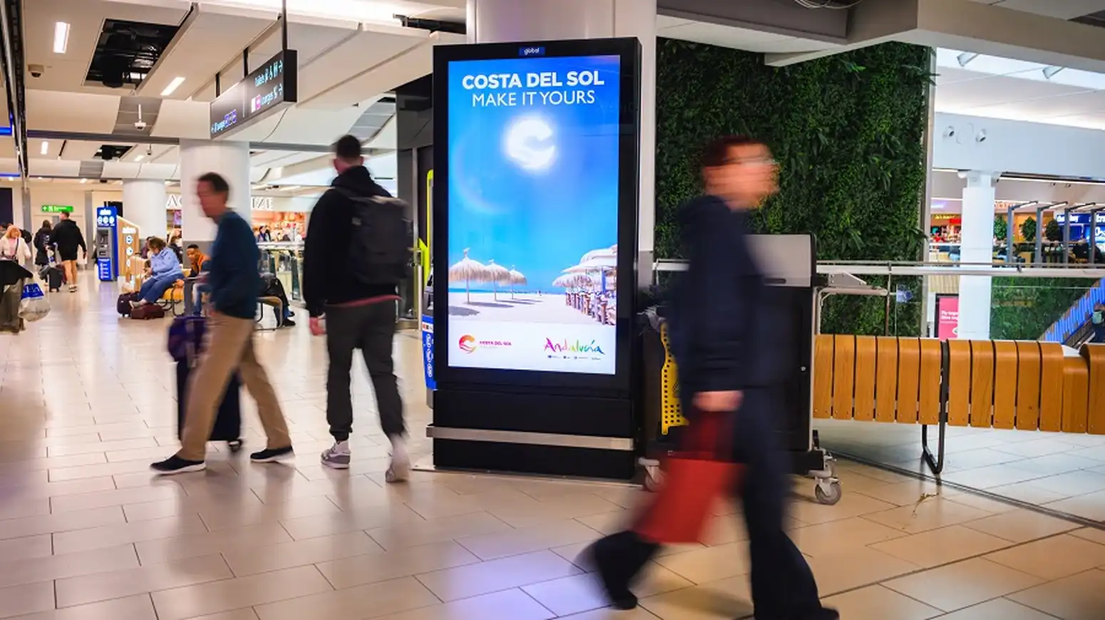 Turismo Costa del Sol promociona las bondades del destino en los principales aeropuertos europeos con la campaña “Make it yours 2026” 2 11 - MAKE IT YOURS TOURISMO