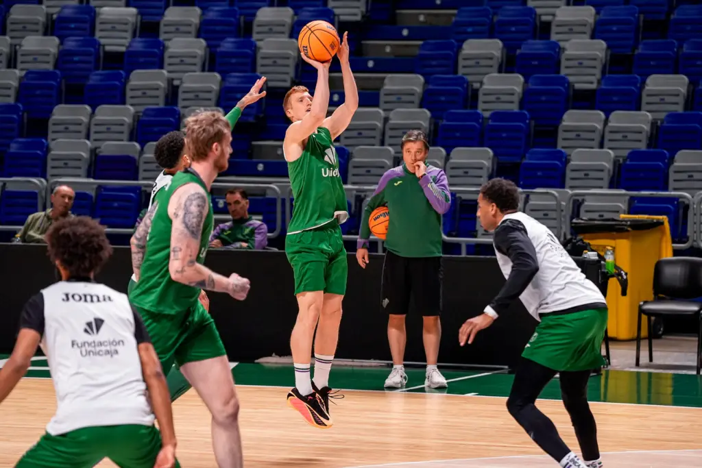 2 - ENTRENAMIENTO PREVIO UNICAJA VS ALBA BERLÍN