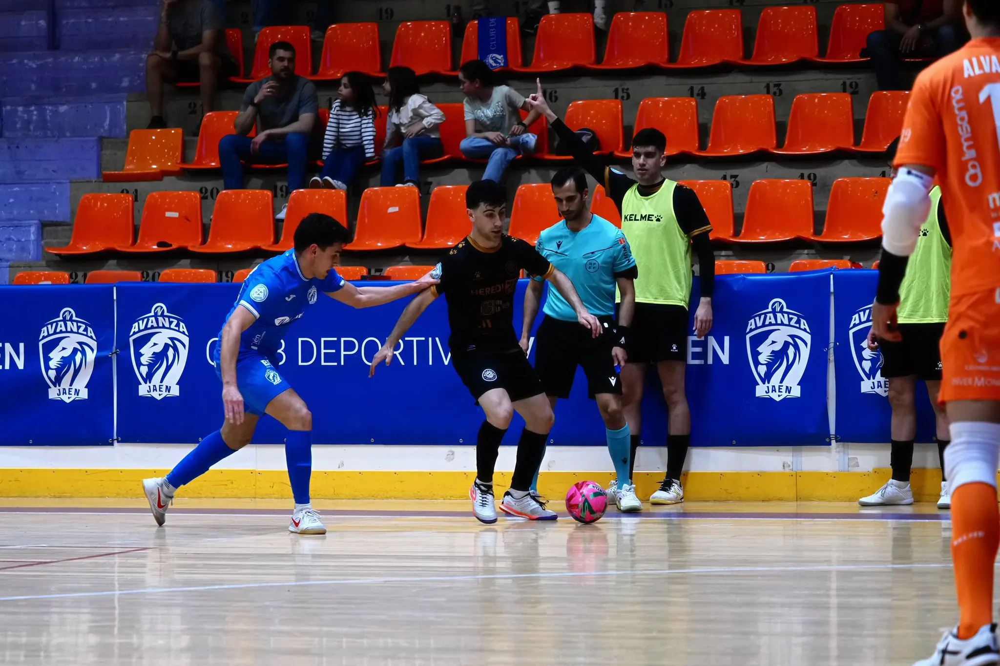 2 - VICTORIA DEL CIUDAD REDONDA ANTE EL AVANZA JAÉN