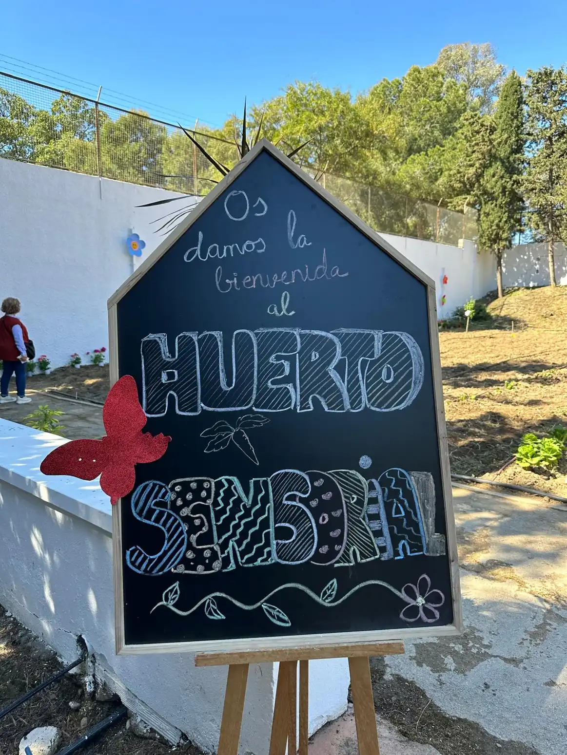 El Centro Virgen de la Esperanza de la Diputación programa actividades en el nuevo huerto sensorial para sus usuarios 4 24 - HUERTO SENSORIAL VIRGEN DE LA ESPERANZA