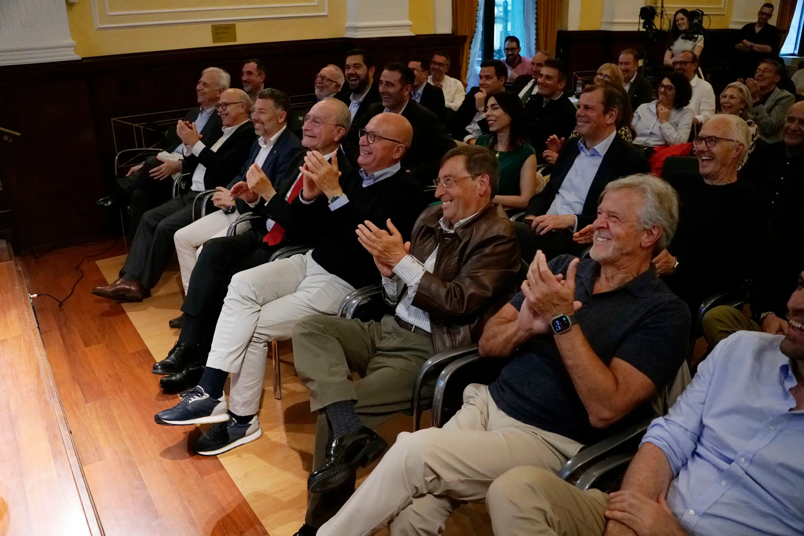 4 - MESA REDONDA CAMPEONES COPA KORAC