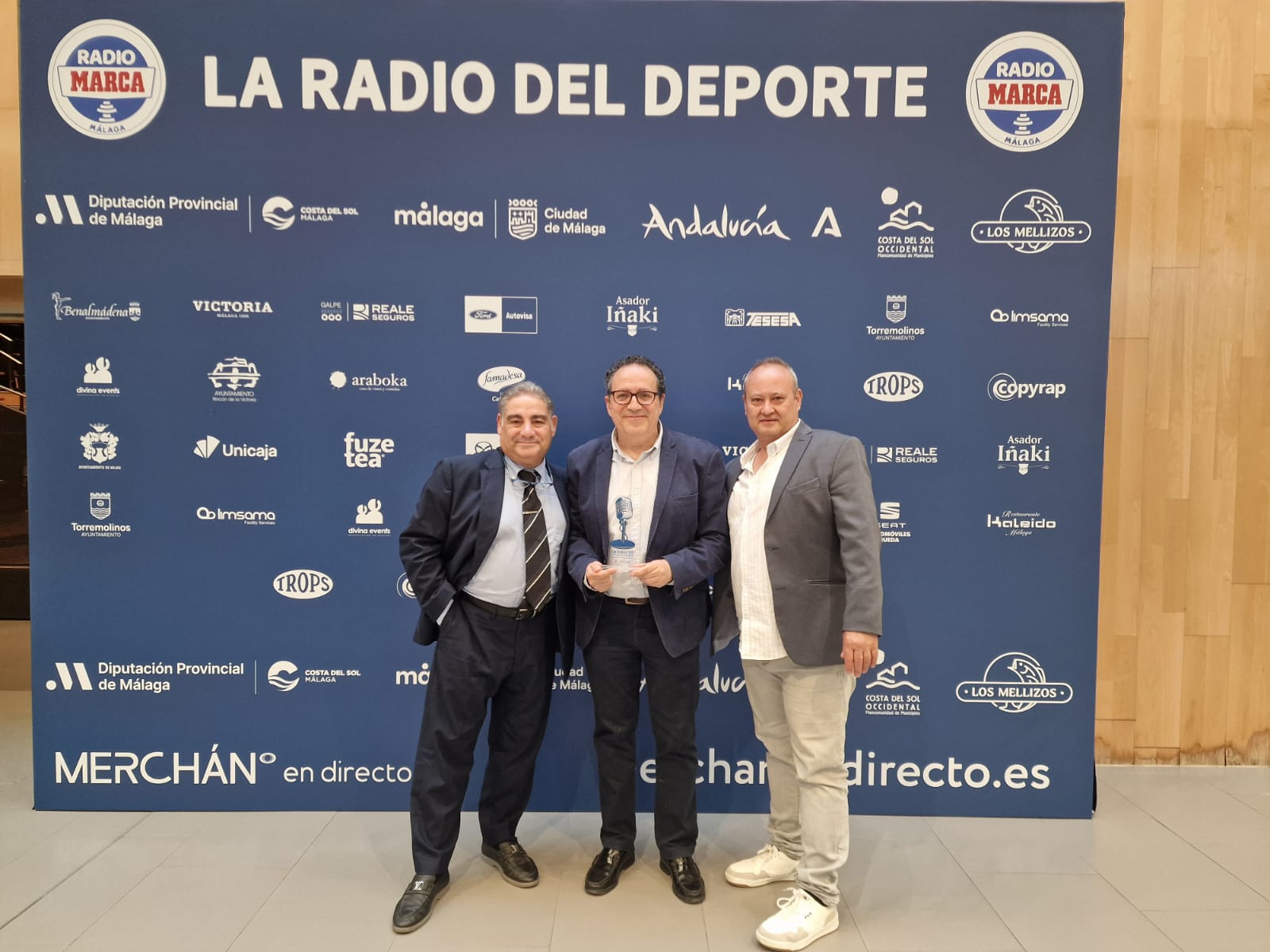 52 VICENTE ORTEGA PREMIADO POR MERCHAN