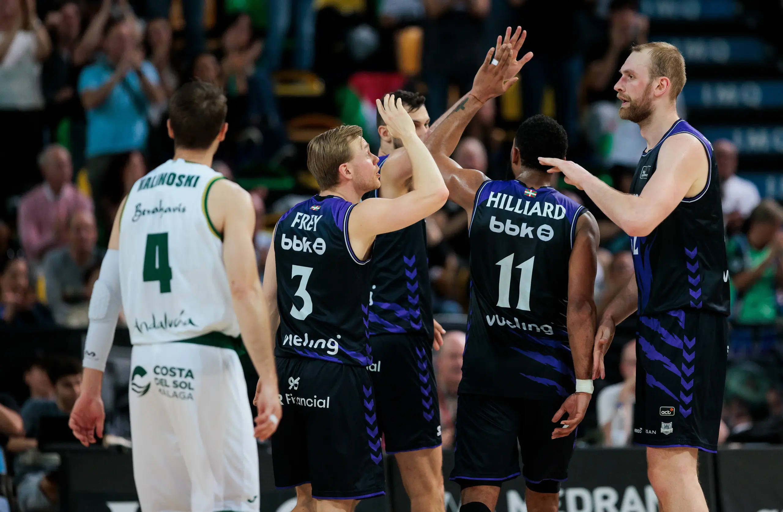 EL BILBAO BASKET OBLIGA AL UNICAJA A MIRAR POR EL RETROVISOR DEL PLAYOFF
