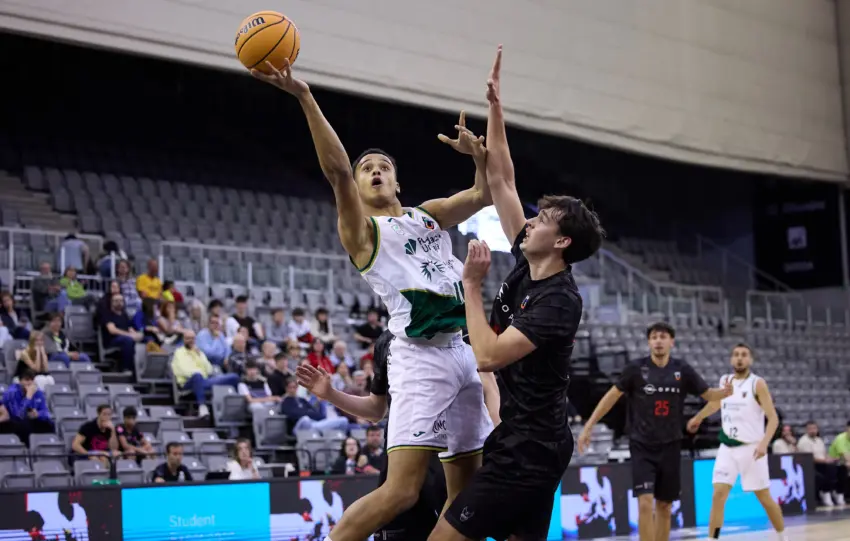 EL UNICAJA ALHAURÍN DE LA TORRE NO LEVANTA CABEZA EN LIGA U