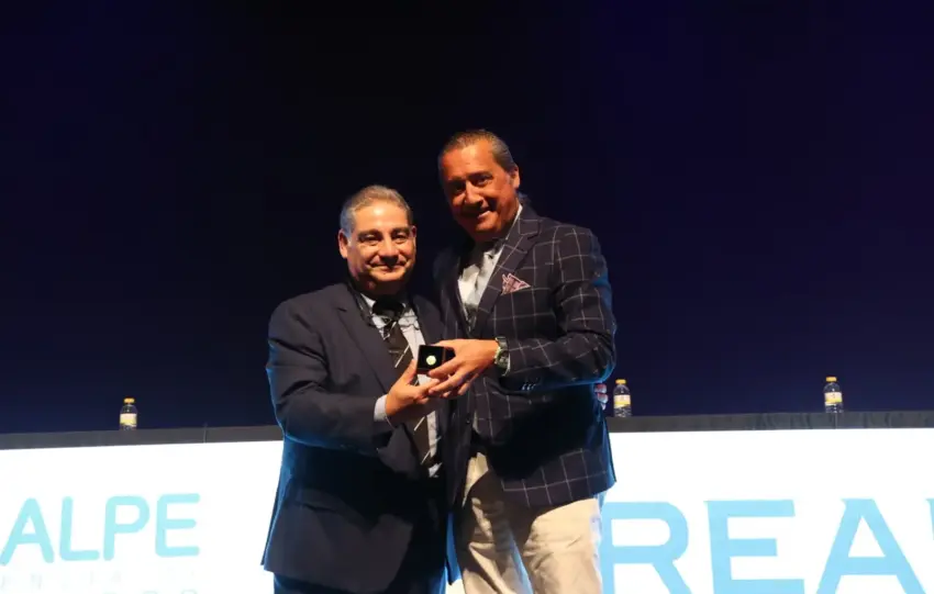 Ignacio Iturbe Escudo de Oro