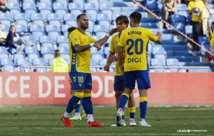 LAS PALMAS LA MEJOR DEFENSA Y EL EQUIPO QUE MENOS PIERDE DE SEGUNDA