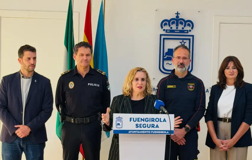 La alcaldesa junto a los jefes de la Policia Local y Bomberos asi como los concejales de Seguridad Ciudadana y Movilidad