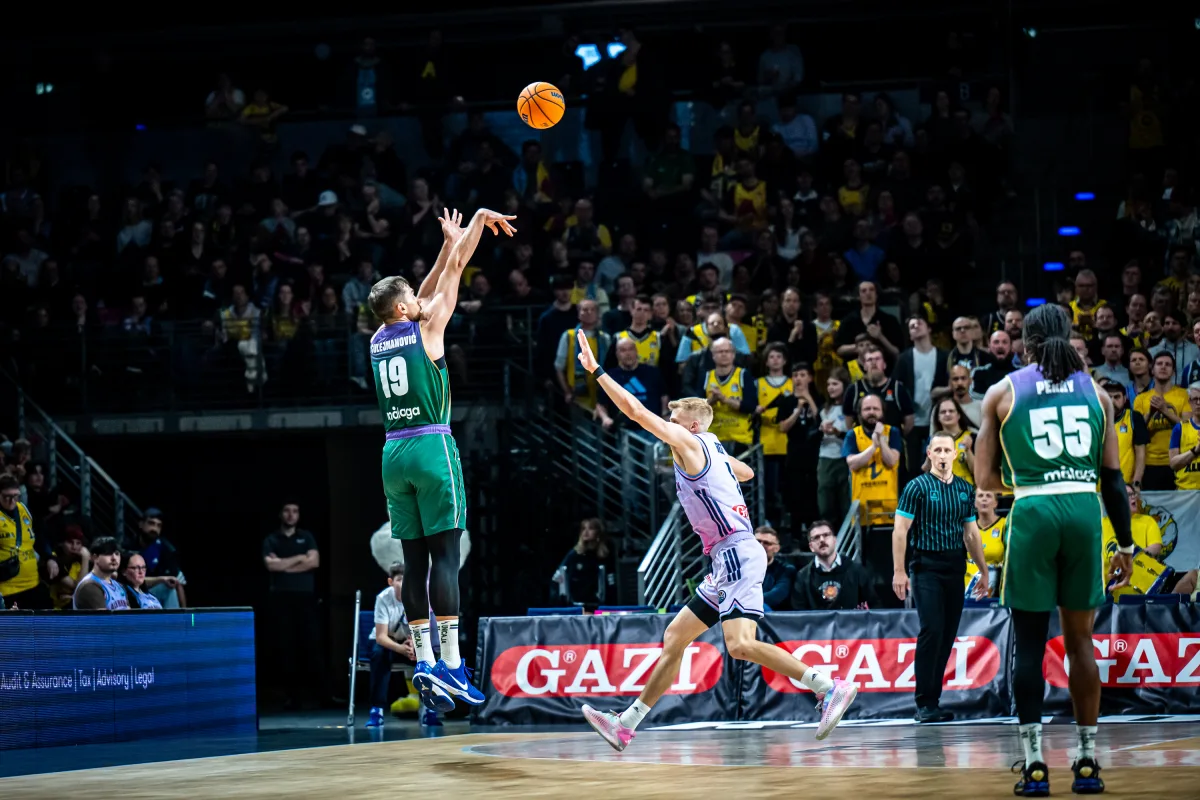 NOTAS Y 1X1 DEL UNICAJA EN BERLÍN