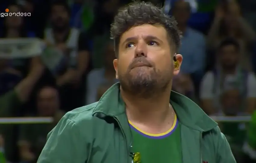 PABLO LÓPEZ HIMNO DEL UNICAJA EN DIRECTO