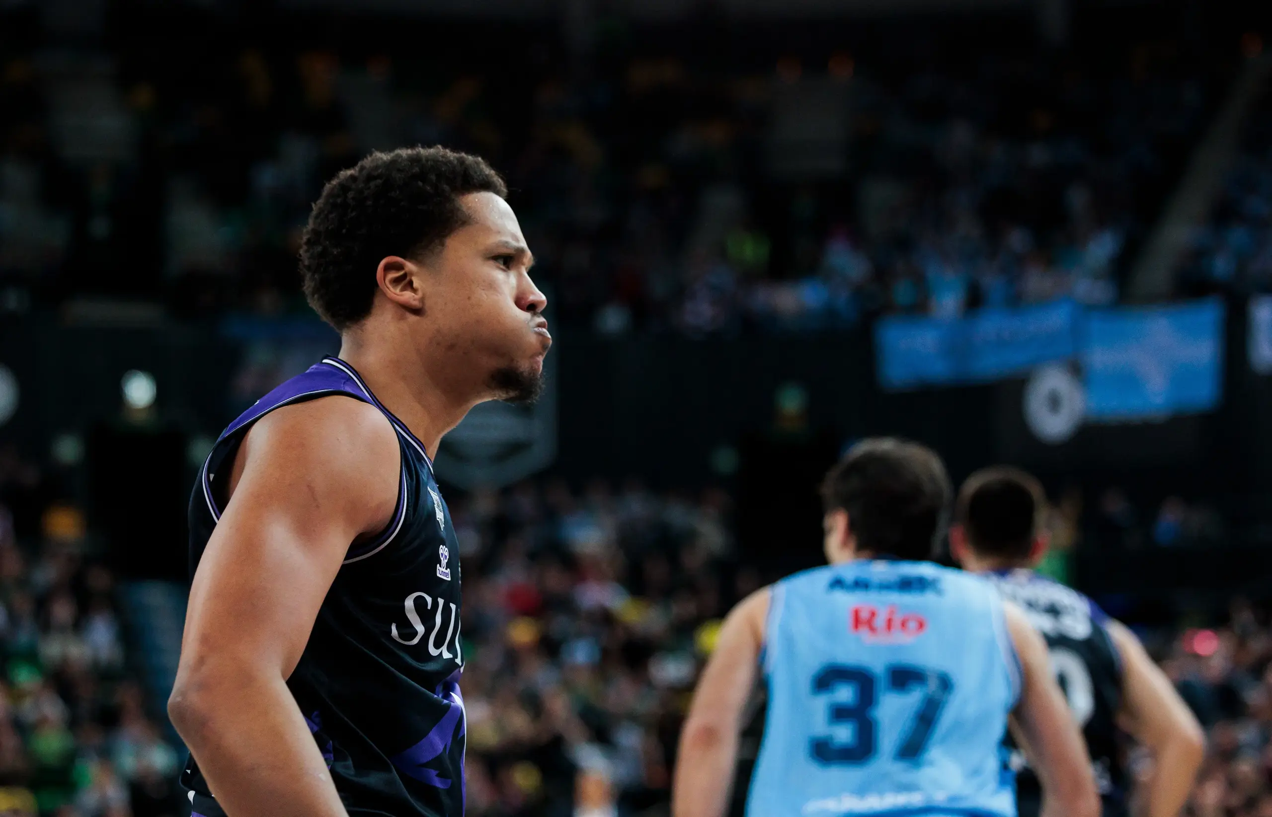 UN DESATADO PANTZAR SE MIDE AL UNICAJA