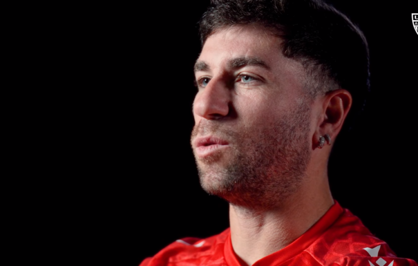 Embarba, capitán del Almería, habla de una "espinita clavada" con el Málaga CF