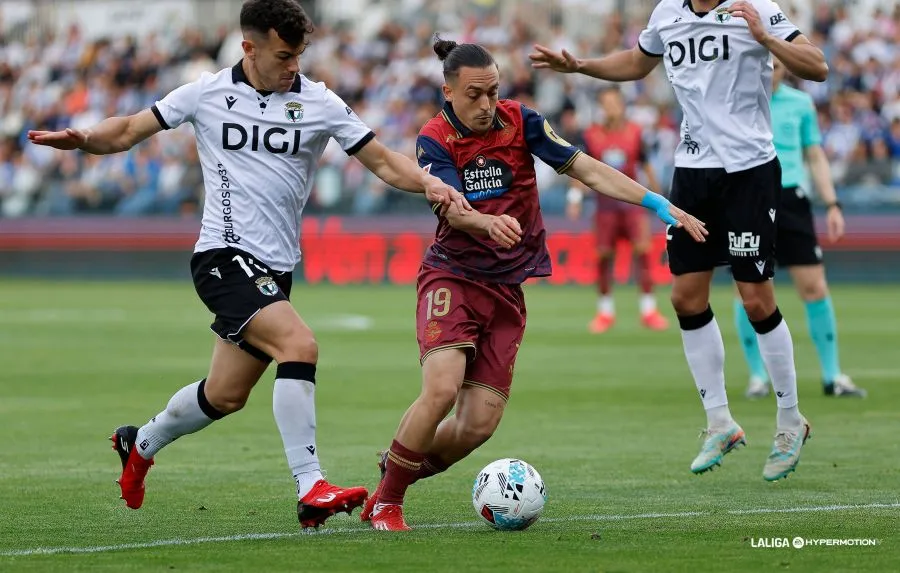 El Málaga CF sale del playoff tras el empate entre el Burgos y el Deportivo de la Coruña