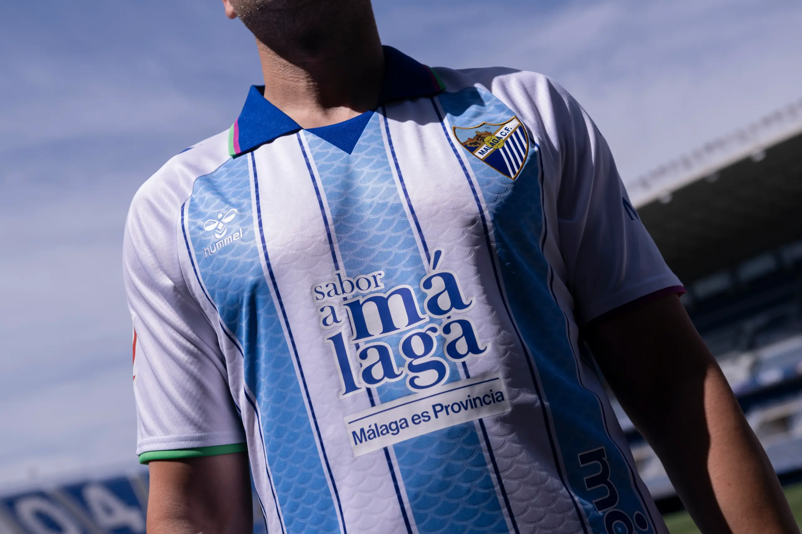 Radio Marca 3 El Málaga CF presenta su nueva camiseta para la temporada 2026/2027