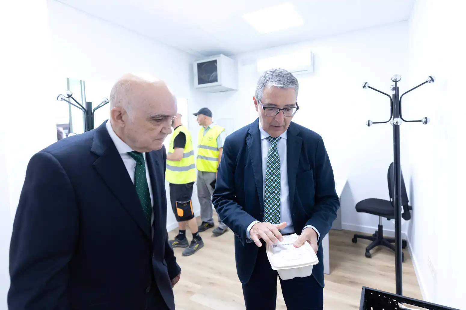 La Diputación financia con más de 150.000 euros la nueva nave de frío de Bancosol para reforzar la atención a familias vulnerables de la provincia 3 27 - MÁLAGA NO CADUCA