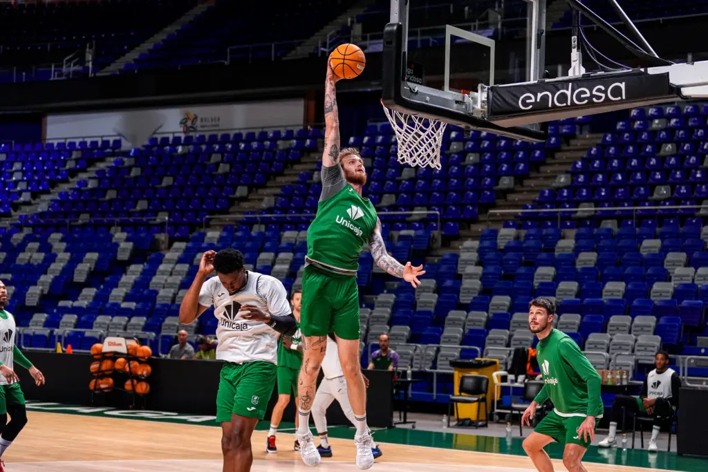 3 - ENTRENAMIENTO PREVIO UNICAJA VS BREOGÁN