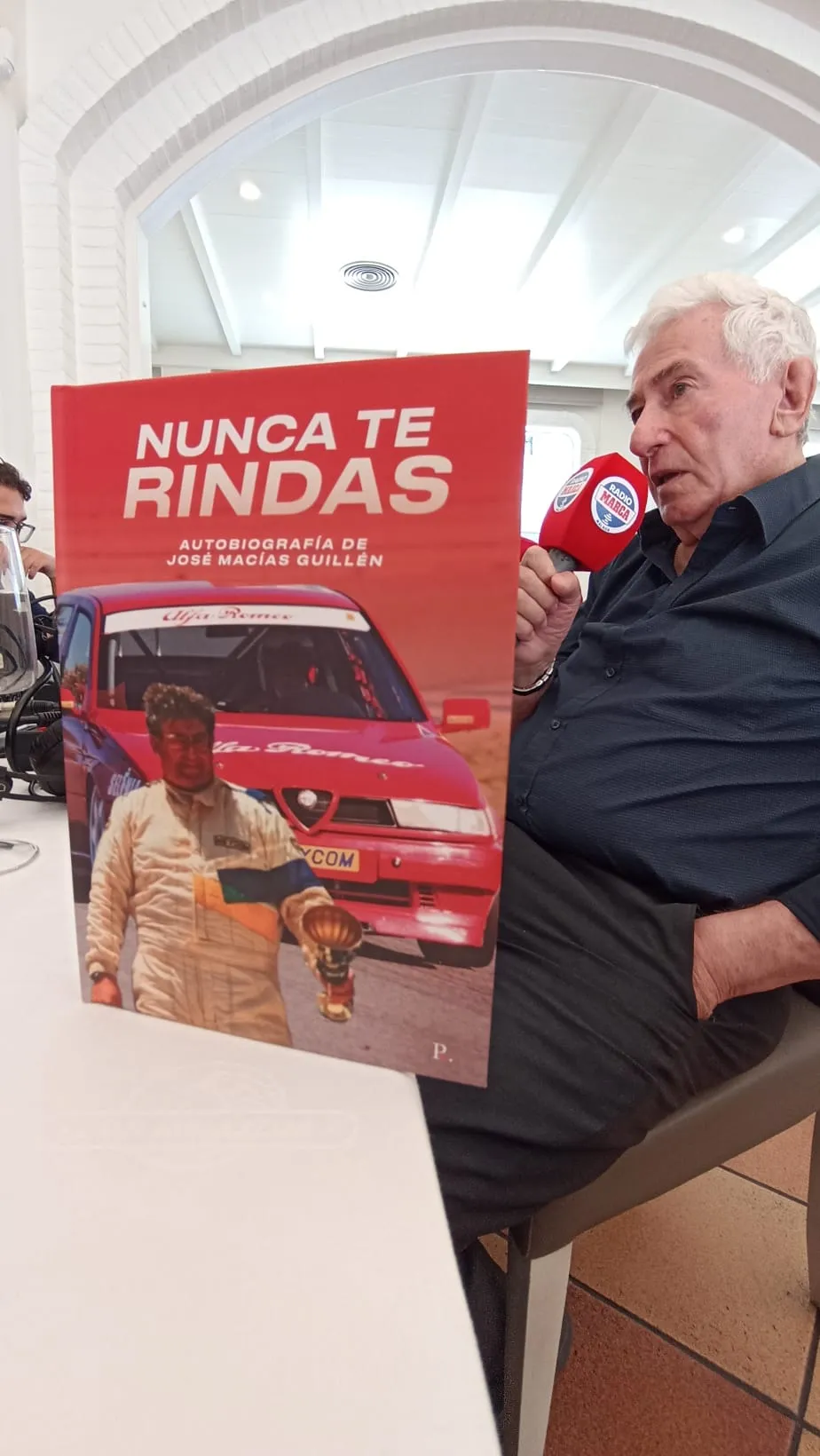 55 - NUNCA TE RINDAS