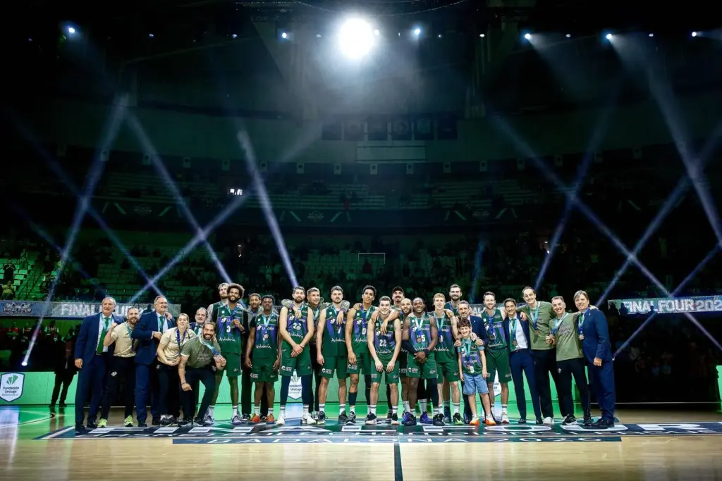 9 - GALERÍA BRONCE DEL UNICAJA