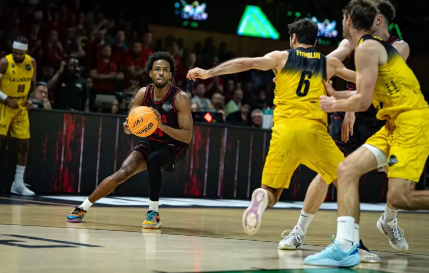 EL RYTAS VILNIUS APALIZA A LA LAGUNA TENERIFE Y SE METE EN LA FINAL DE LA BCL