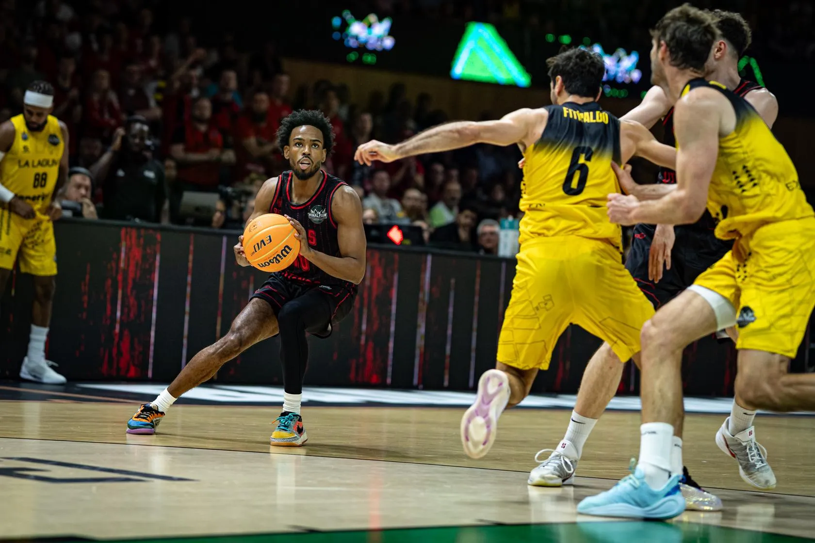 EL RYTAS VILNIUS APALIZA A LA LAGUNA TENERIFE Y SE METE EN LA FINAL DE LA BCL