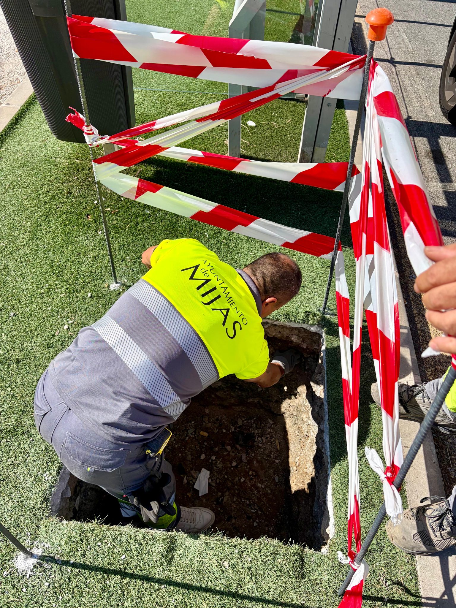 Instalacion paneles bus Mijas 1 1 1536x2048 1