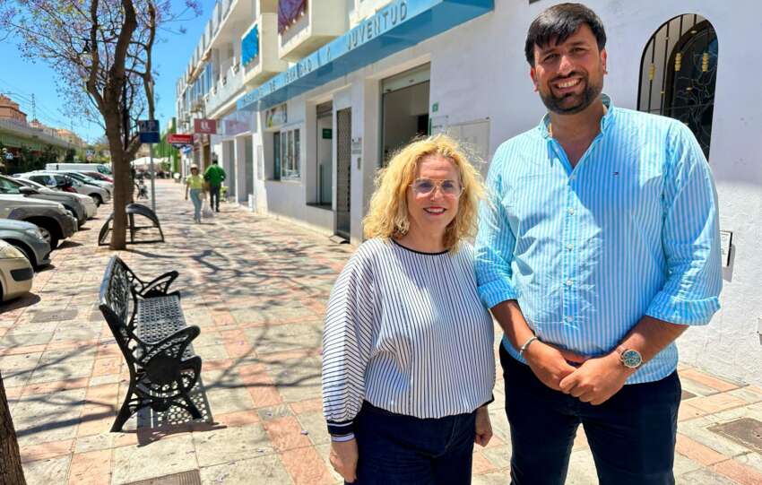 Mula y Vargas informan de las becas al transporte universitario