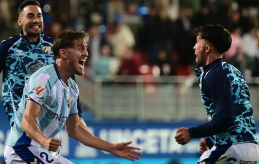 La efectividad máxima de Adrián Niño: 8 toques y 2 goles