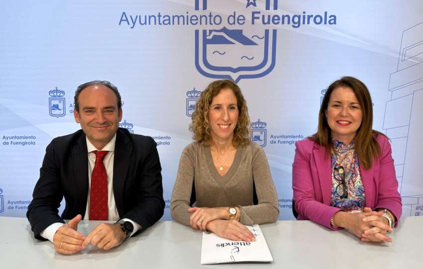 Palma Diaz y Sanchez informan de los premios Alumni Attendis