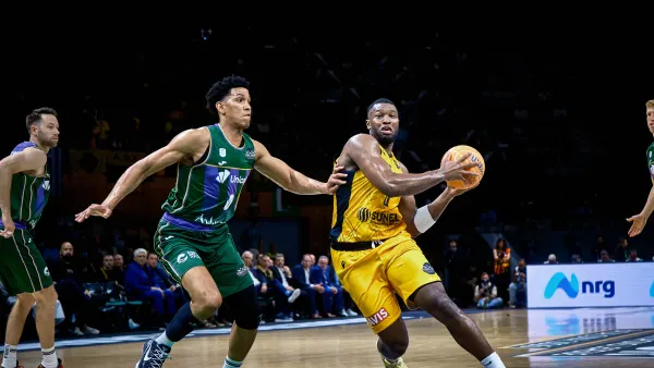 RESUMEN UNICAJA AEK