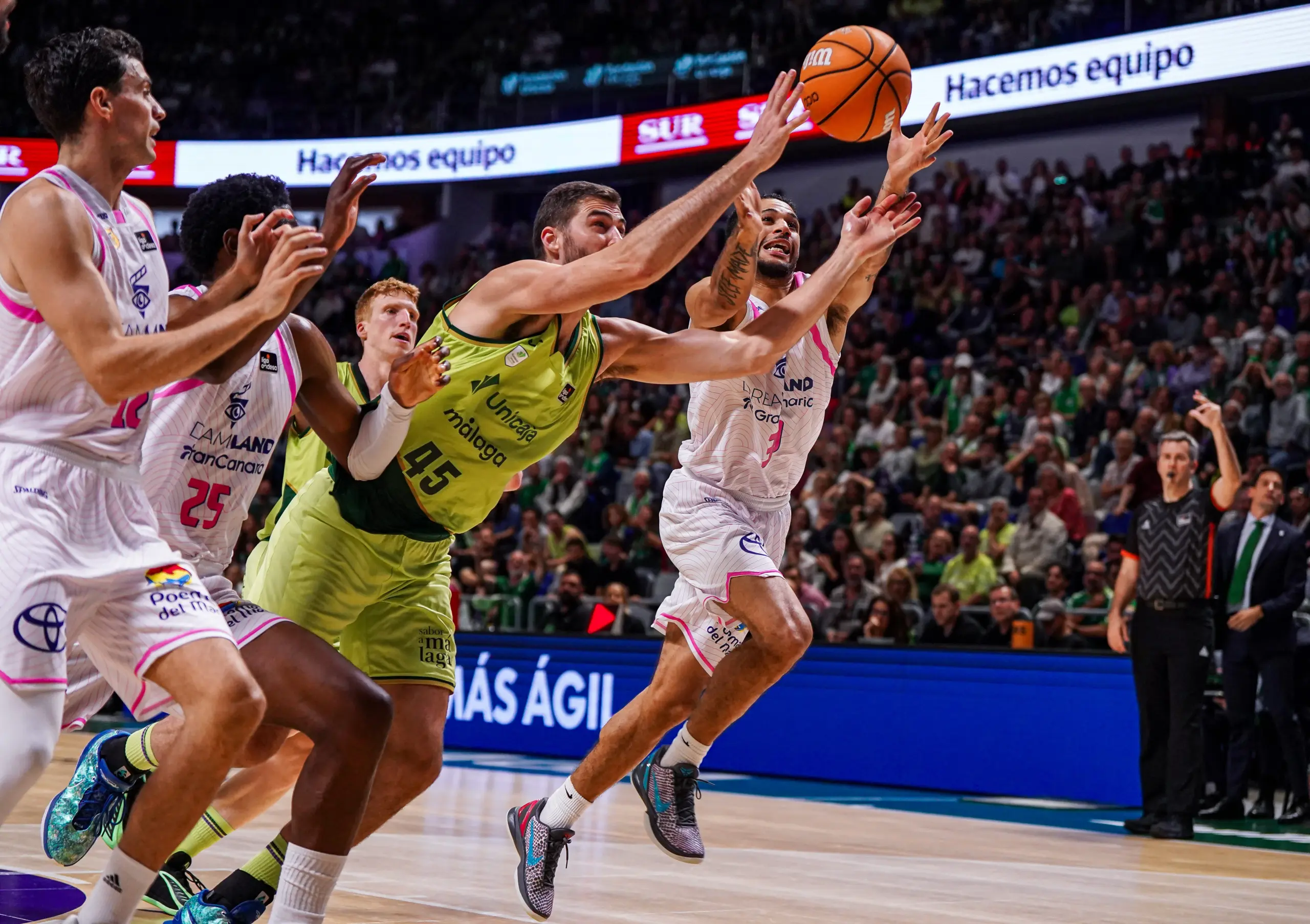 Unicaja se juega los playoffs lejos del Carpena