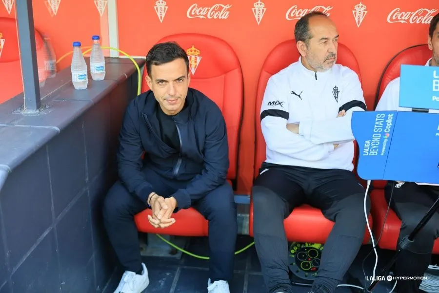 Lío en el Sporting antes de visitar Málaga: Borja Jiménez se irá a final de curso