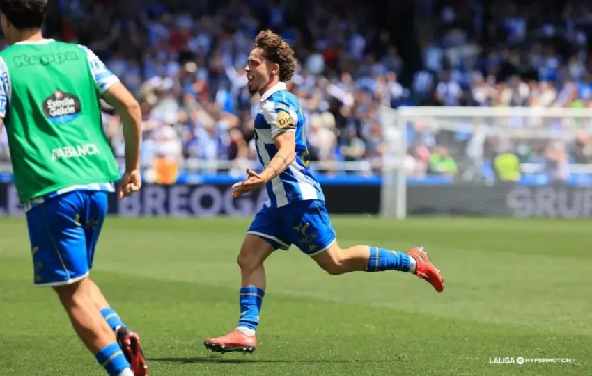 El Dépor da un paso de gigante hacia un ascenso directo que al Málaga CF se le pone casi imposible