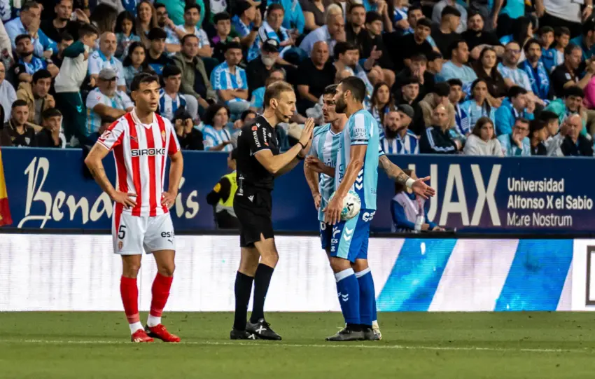 El Málaga intentó recurrir la amarilla a Murillo alegando un error en el acta