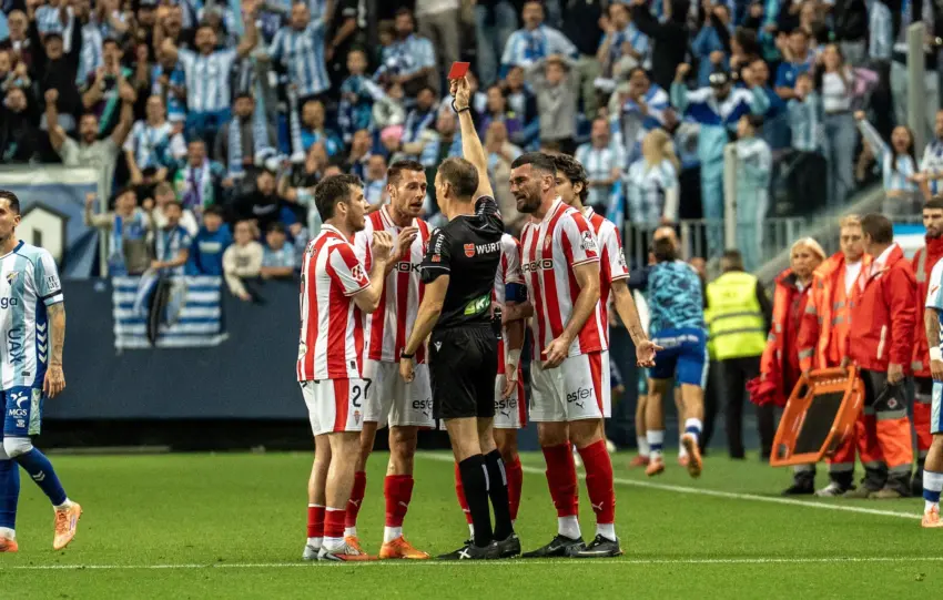 Así fue la revisión del VAR sobre la roja a Dubasin