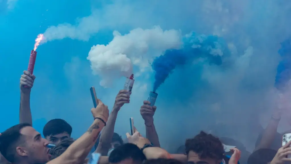 1 BOTES DE HUMO RECIBIMIENTO LAS PALMAS
