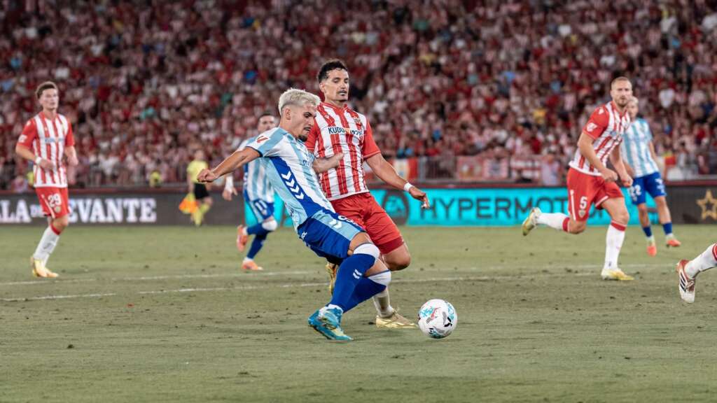 1 - CHUPE LANZA EN SU GOL EN ALMERÍA