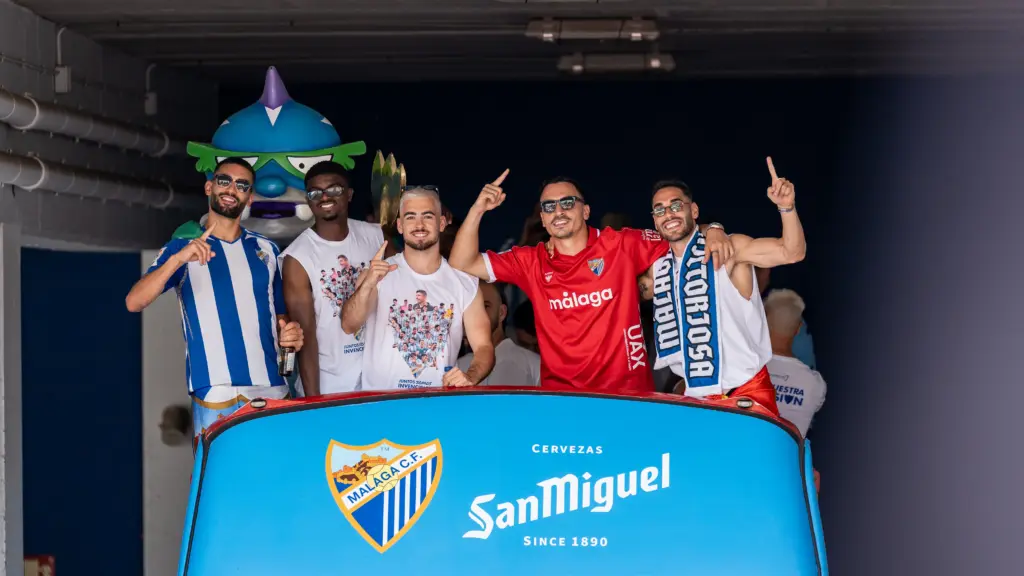 1. Einar Moussa Ramon Alfonso Herrero Victor Garcia Autobus Rua