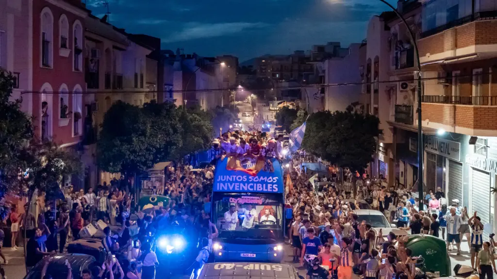 119. malaga cf autobus celebracion aficion rua primera division ascenso