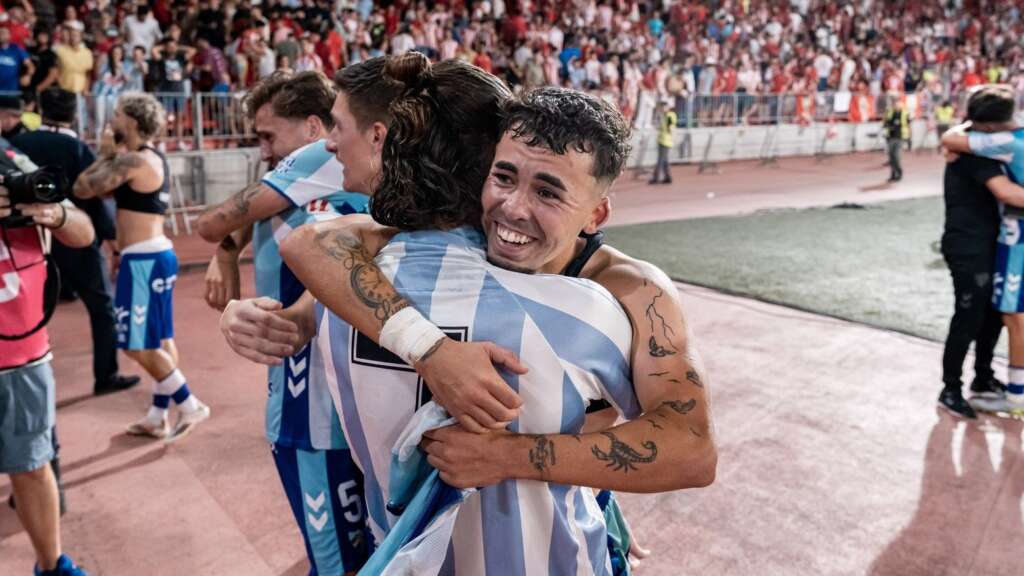 16 - RAFITA SE ABRAZA A RECIO EN ALMERÍA