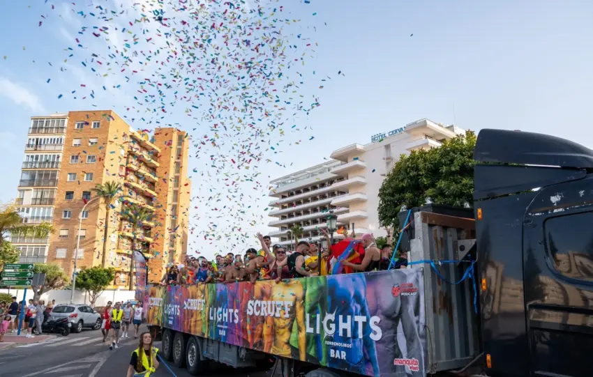 18 - MANIFESTACIÓN PRIDE TORREMOLINOS