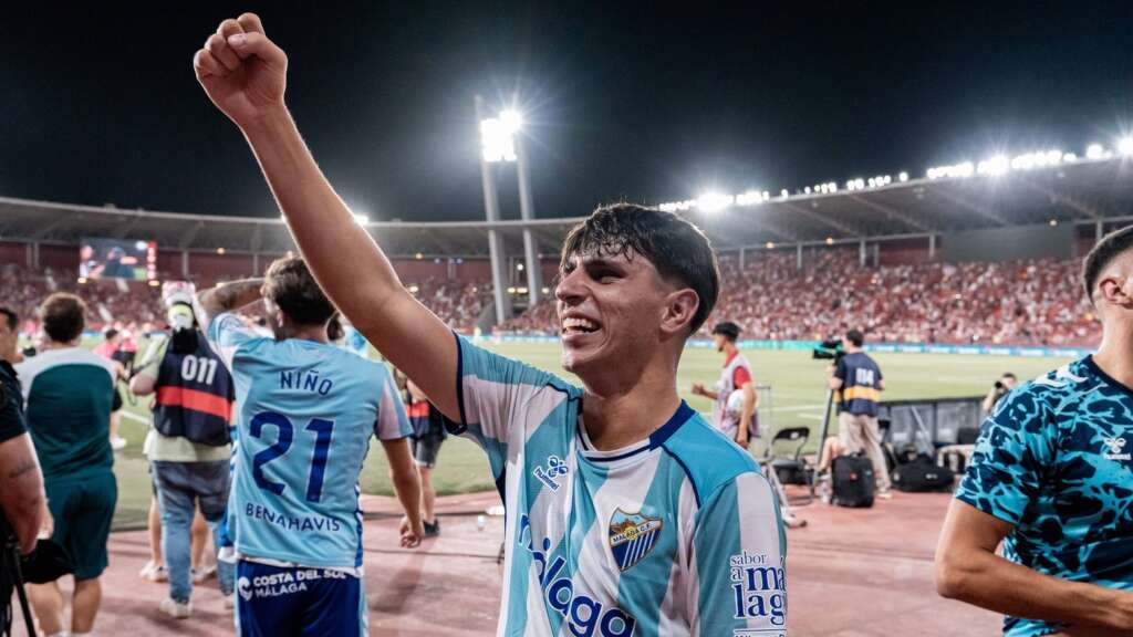 19 - IZAN MERINO FESTEJA EL ASCENSO