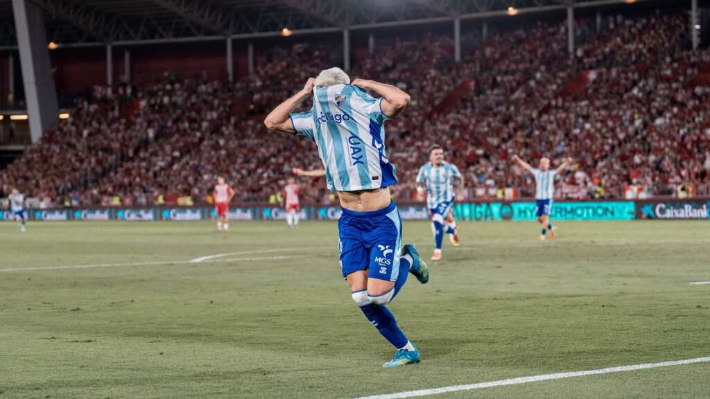 2 - CHUPE CELEBRA SU GOL EN ALMERÍA